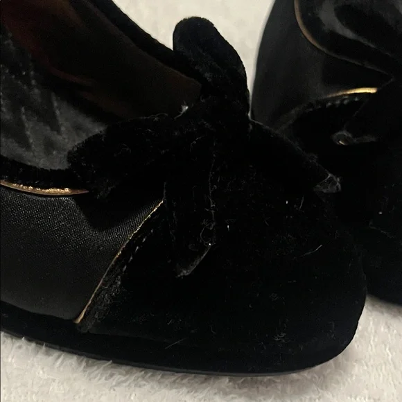 BCBG Maxazria Velvet/Satin 37/7B Black 3.5” Sexy Block Heel EUC (N) - Picture 8 of 16
